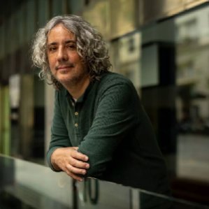 José Valenzuela / Writer 